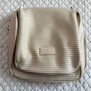 DEZI Cream Men's Backpack